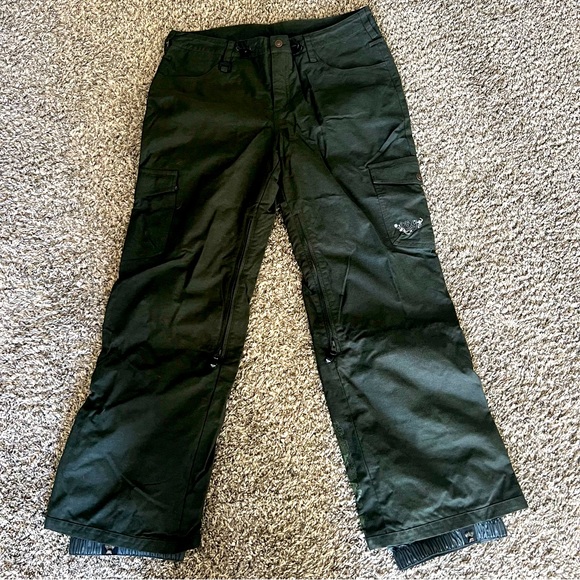 NWOT Roxy Snow Pants - Picture 1 of 7